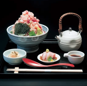 日本橋、つじ半、海鮮丼、お茶漬け、ウニ、いくら
