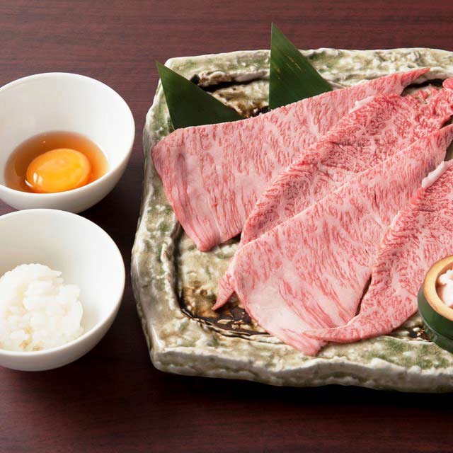 『和牛焼肉 とびうし 飯田橋』の人気メニュー「ザブトンのすき焼き風」